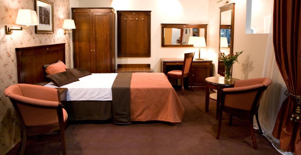 Hotel Kasyno Jarocin Phòng bức ảnh