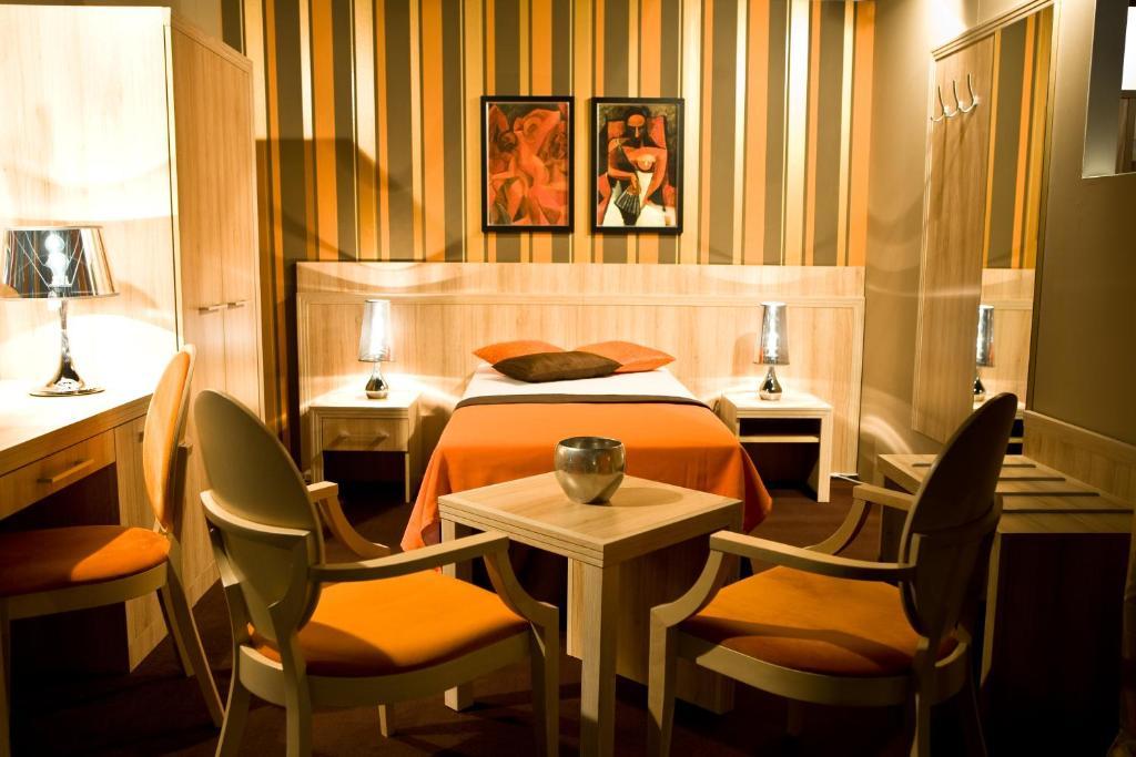 Hotel Kasyno Jarocin Phòng bức ảnh